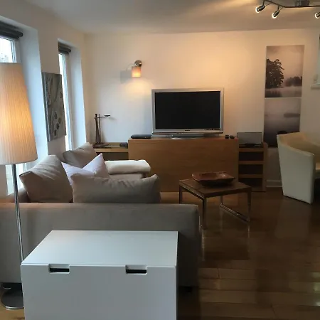 Modernes - 2-4 Pers.inkl. Endreinigung, Bettw., Handt.+parkplatz Apartment *
